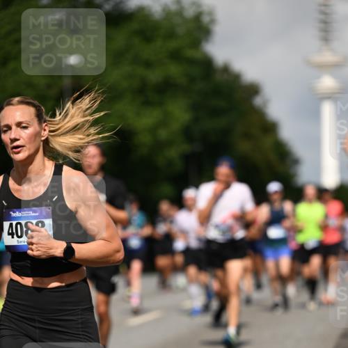 29.06.2025 - hella hamburg halbmarathon Dr. Thomas Lammeyer http://msf.ph/oto/8387447 29.06.2025 09:59:30 Kennedybrücke 1151, 1200, 1216, 1461, 1630, 1689, 1696, 1706, 2207, 3213, 3654, 3692, 3945, 4033, 4088, 4127, 4324, 4345, 4346, 4601, 4847, 4890, 4938, 5421, 5708, 6009, 6481, 6691, 6938, 6994, 7056, 7100, 7224, 7269, 7312, 7332, 7367, 7657, 8139, 8205, 8216, 8234, 8302, 8454, 8856, 8899, 8955, 8977, 9491, 9551, 9934, 10263, 10596, 10811, 11356 meine-sportfotos.de