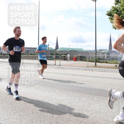29.06.2025 - hella hamburg halbmarathon Lena Gebhardt http://msf.ph/oto/8387480 29.06.2025 10:15:55 Lombardsbrücke 5020, 12427, 3167, 11774, 1156, 1308, 1440, 1651, 2071, 2076, 2110, 2165, 2436, 2803, 2989, 3167, 3417, 4007, 4466, 4492, 4494, 4828, 5046, 5069, 5423, 5739, 6376, 6576, 7897, 7941, 7942, 8169, 8274, 8554, 8746, 8885, 9192, 9601, 9657, 9675, 9784, 9802, 10107, 10108, 10292, 10608, 10775, 10844, 10990, 11113, 11303, 11478, 11774, 11783, 11818, 12427, 12469, 12521, 13179, 13197, 13818, 13951, 14413, 14423, 14550, 14552, 15307 meine-sportfotos.de
