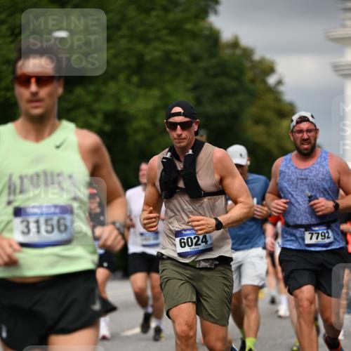 29.06.2025 - hella hamburg halbmarathon Dr. Thomas Lammeyer http://msf.ph/oto/8387503 29.06.2025 10:20:35 Kennedybrücke 1244, 1599, 1602, 2165, 2347, 2803, 2912, 3023, 3030, 3134, 3156, 3176, 3484, 3648, 3687, 4478, 4637, 5036, 6024, 6742, 6935, 7158, 7358, 7753, 7792, 7924, 7928, 8263, 8295, 8317, 8597, 8619, 8645, 8707, 8847, 8857, 9091, 9332, 9492, 9628, 9664, 9676, 9802, 9810, 9891, 10076, 10107, 10139, 10141, 10183, 10575, 11236, 11344, 11345, 11428 meine-sportfotos.de
