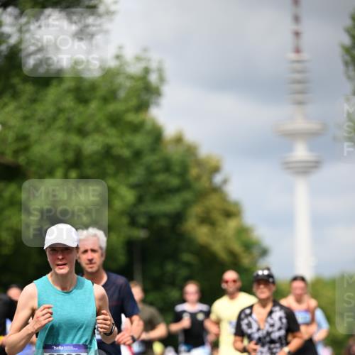 29.06.2025 - hella hamburg halbmarathon Dr. Thomas Lammeyer http://msf.ph/oto/8387514 29.06.2025 10:42:56 Kennedybrücke 1457, 1721, 2113, 2151, 2486, 2693, 2786, 3094, 3095, 3216, 3242, 3323, 3338, 3841, 3927, 4139, 4155, 4259, 4260, 5085, 5089, 5155, 5161, 5300, 6199, 6200, 6695, 6696, 6751, 7117, 7118, 7119, 7165, 7561, 7692, 7849, 7914, 8583, 8635, 8747, 9004, 9424, 9500, 9689, 9699, 10584 meine-sportfotos.de