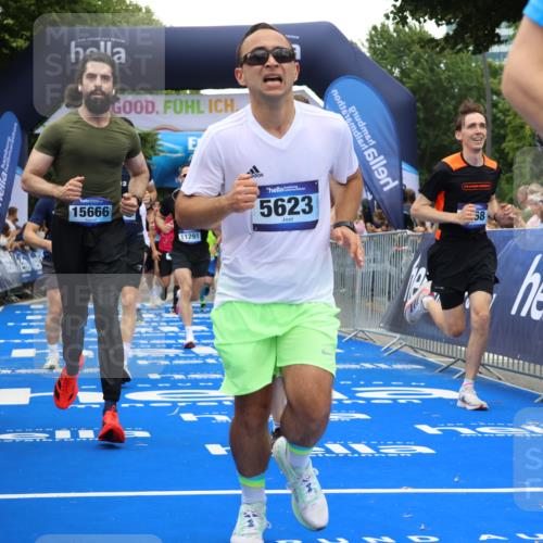 29.06.2025 - hella hamburg halbmarathon Strokosch-Dieckow http://msf.ph/oto/8387532 29.06.2025 10:45:35 Ziel 2138, 2415, 5623, 6071, 6711, 6831, 8374, 8668, 11291, 11495, 12154, 14062, 14764, 15666, 16725, 17332, 17674, 18862, 18878 meine-sportfotos.de