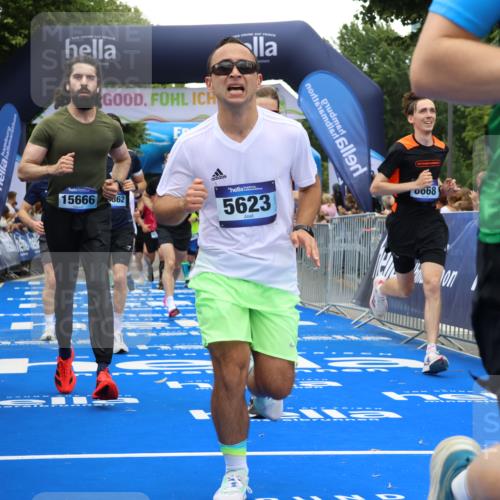 29.06.2025 - hella hamburg halbmarathon Strokosch-Dieckow http://msf.ph/oto/8387551 29.06.2025 10:45:35 Ziel 2138, 2415, 5623, 6071, 6711, 6831, 8374, 8668, 11291, 11495, 12154, 14062, 14764, 15666, 16725, 17332, 17674, 18862, 18878 meine-sportfotos.de