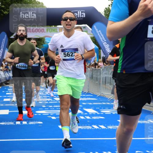 29.06.2025 - hella hamburg halbmarathon Strokosch-Dieckow http://msf.ph/oto/8387597 29.06.2025 10:45:35 Ziel 2138, 2415, 5623, 6071, 6711, 6831, 8374, 8668, 11291, 11495, 12154, 14062, 14764, 15666, 16725, 17332, 17674, 18862, 18878 meine-sportfotos.de
