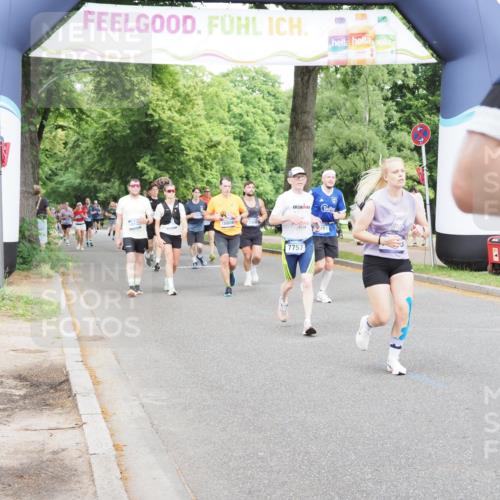 29.06.2025 - hella hamburg halbmarathon MichiJ http://msf.ph/oto/8387611 29.06.2025 10:47:59 Zwischen KM18-KM19 3400, 3740, 5602, 5603, 5708, 6580, 7006, 7757, 8807, 9932, 11515, 13558, 15897, 16614, 17181, 17894, 18808 meine-sportfotos.de