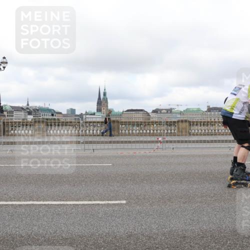 29.06.2025 - hella hamburg halbmarathon Lena Gebhardt http://msf.ph/oto/8387711 29.06.2025 09:17:43 Lombardsbrücke 497 meine-sportfotos.de