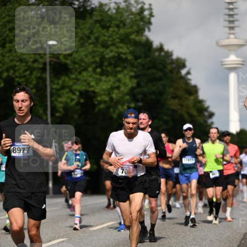 29.06.2025 - hella hamburg halbmarathon Dr. Thomas Lammeyer http://msf.ph/oto/8387738 29.06.2025 09:59:31 Kennedybrücke 1151, 1200, 1216, 1461, 1630, 1689, 1696, 1706, 2207, 3060, 3213, 3654, 3692, 3945, 4033, 4088, 4127, 4324, 4345, 4346, 4601, 4847, 4890, 4938, 5421, 5708, 6009, 6134, 6481, 6691, 6938, 6994, 7056, 7100, 7224, 7269, 7312, 7332, 7367, 7657, 8139, 8205, 8216, 8234, 8302, 8390, 8856, 8899, 8955, 8977, 9491, 9551, 9934, 10263, 10596, 10811, 11356 meine-sportfotos.de