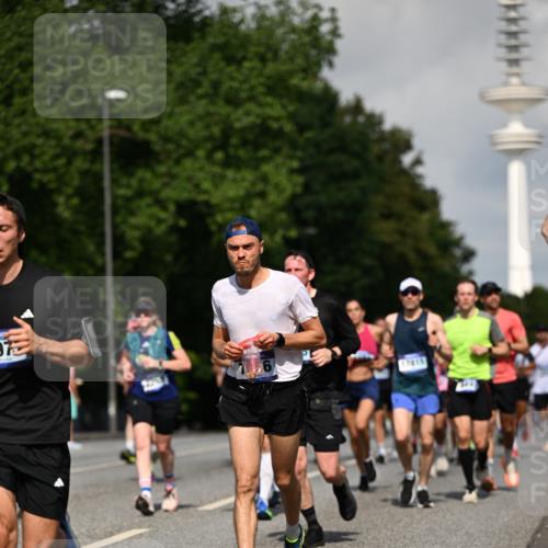 29.06.2025 - hella hamburg halbmarathon Dr. Thomas Lammeyer http://msf.ph/oto/8387763 29.06.2025 09:59:31 Kennedybrücke 1151, 1200, 1216, 1461, 1630, 1689, 1696, 1706, 2207, 3060, 3213, 3654, 3692, 3945, 4033, 4088, 4127, 4324, 4345, 4346, 4601, 4847, 4890, 4938, 5421, 5708, 6009, 6134, 6481, 6691, 6938, 6994, 7056, 7100, 7224, 7269, 7312, 7332, 7367, 7657, 8139, 8205, 8216, 8234, 8302, 8390, 8856, 8899, 8955, 8977, 9491, 9551, 9934, 10263, 10596, 10811, 11356 meine-sportfotos.de