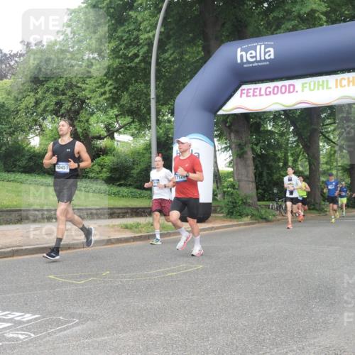 29.06.2025 - hella hamburg halbmarathon KatJ http://msf.ph/oto/8387777 29.06.2025 10:26:12 Zwischen KM18-KM19 6047, 6123, 7310 meine-sportfotos.de