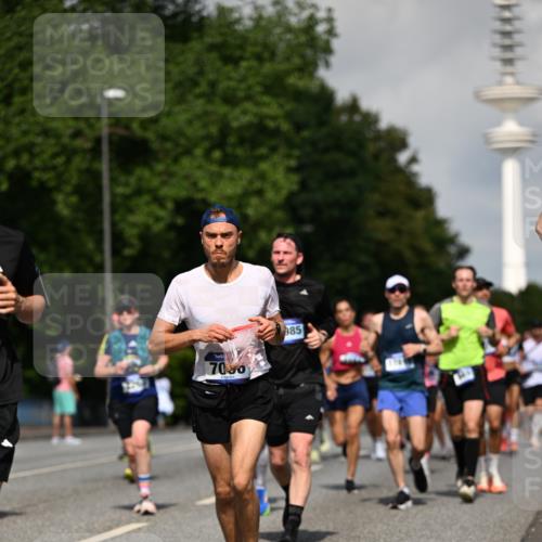 29.06.2025 - hella hamburg halbmarathon Dr. Thomas Lammeyer http://msf.ph/oto/8387786 29.06.2025 09:59:32 Kennedybrücke 1143, 1151, 1200, 1216, 1461, 1630, 1689, 1706, 2260, 3060, 3213, 3399, 3654, 3692, 3945, 4033, 4088, 4127, 4324, 4345, 4346, 4601, 4938, 5421, 5708, 6009, 6134, 6481, 6994, 7056, 7100, 7224, 7269, 7312, 7332, 7367, 7657, 8139, 8205, 8216, 8234, 8302, 8390, 8821, 8899, 8955, 8977, 9491, 9551, 9934, 10263, 10596, 10811, 11356 meine-sportfotos.de