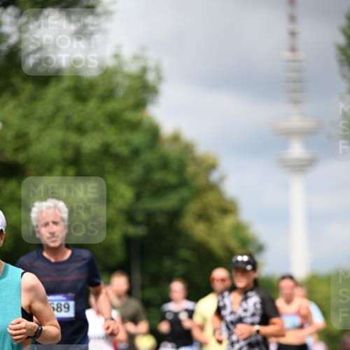 29.06.2025 - hella hamburg halbmarathon Dr. Thomas Lammeyer http://msf.ph/oto/8387804 29.06.2025 10:42:57 Kennedybrücke 1457, 1721, 2113, 2151, 2486, 2693, 2786, 3094, 3095, 3216, 3242, 3323, 3338, 3841, 3927, 4139, 4155, 4259, 4260, 5085, 5089, 5155, 5161, 5300, 6199, 6200, 6695, 6696, 6751, 7117, 7118, 7119, 7165, 7561, 7692, 7849, 7914, 8583, 8635, 8747, 9004, 9424, 9500, 9689, 9699, 10584 meine-sportfotos.de