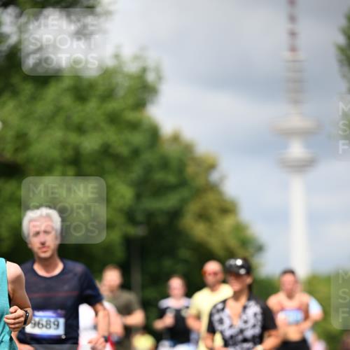 29.06.2025 - hella hamburg halbmarathon Dr. Thomas Lammeyer http://msf.ph/oto/8387814 29.06.2025 10:42:57 Kennedybrücke 1457, 1721, 2113, 2151, 2486, 2693, 2786, 3094, 3095, 3216, 3242, 3323, 3338, 3841, 3927, 4139, 4155, 4259, 4260, 5085, 5089, 5155, 5161, 5300, 6199, 6200, 6695, 6696, 6751, 7117, 7118, 7119, 7165, 7561, 7692, 7849, 7914, 8583, 8635, 8747, 9004, 9424, 9500, 9689, 9699, 10584 meine-sportfotos.de