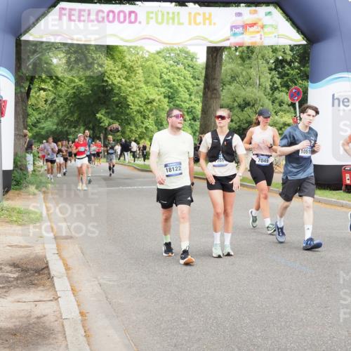 29.06.2025 - hella hamburg halbmarathon MichiJ http://msf.ph/oto/8387833 29.06.2025 10:48:03 Zwischen KM18-KM19 3400, 6708, 7049, 8807, 10295, 10519, 13558, 15897, 17181, 17894, 18122, 18808 meine-sportfotos.de