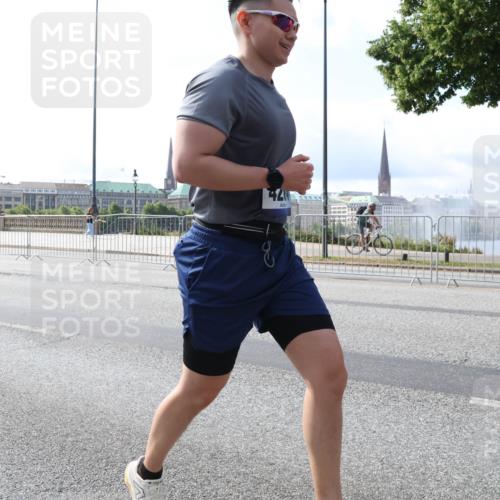 29.06.2025 - hella hamburg halbmarathon Lena Gebhardt http://msf.ph/oto/8387902 29.06.2025 10:03:02 Lombardsbrücke 175, 1135, 1138, 1414, 1450, 1482, 1702, 2594, 2780, 2782, 2810, 2819, 3225, 3572, 3630, 3919, 4204, 4613, 4665, 4904, 5734, 6208, 6217, 6752, 6815, 6997, 7210, 7211, 7290, 7706, 7888, 7935, 8003, 8364, 8481, 8483, 8614, 8624, 8662, 9006, 9439, 9986, 10128, 10295, 10539, 10824, 11250, 11515, 11702, 11782, 11935, 11968, 12169, 12177, 12211, 12212, 12422, 12843, 12908, 13036, 13474, 13664, 13732, 13857, 13874, 14224 meine-sportfotos.de