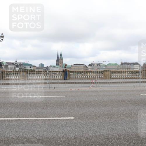 29.06.2025 - hella hamburg halbmarathon Lena Gebhardt http://msf.ph/oto/8387911 29.06.2025 09:17:43 Lombardsbrücke 70497 meine-sportfotos.de