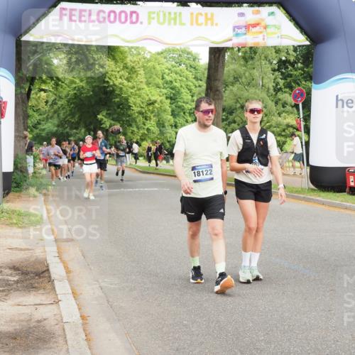 29.06.2025 - hella hamburg halbmarathon MichiJ http://msf.ph/oto/8387913 29.06.2025 10:48:04 Zwischen KM18-KM19 3400, 6708, 7049, 8807, 10295, 10519, 13558, 15008, 17181, 17894, 18122, 18808 meine-sportfotos.de