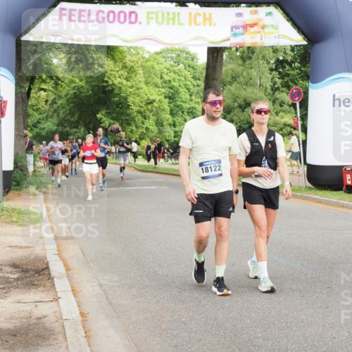 29.06.2025 - hella hamburg halbmarathon MichiJ http://msf.ph/oto/8387936 29.06.2025 10:48:05 Zwischen KM18-KM19 3400, 6708, 7049, 10295, 10519, 15008, 17181, 17894, 18122, 18808 meine-sportfotos.de