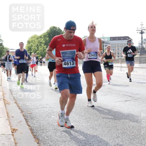 29.06.2025 - hella hamburg halbmarathon Lena Gebhardt http://msf.ph/oto/8399086 29.06.2025 10:03:05 Lombardsbrücke 18827, 6217, 14, 18, 20, 4613, 6208, 12422, 2810, 1135, 1138, 1414, 1450, 1482, 1702, 2594, 2619, 2780, 2782, 2810, 2819, 3225, 3572, 3630, 3919, 4204, 4613, 4665, 4904, 5734, 6208, 6217, 6453, 6752, 6815, 6997, 7210, 7211, 7290, 7706, 7888, 7935, 8364, 8481, 8483, 8614, 8624, 8662, 9006, 9439, 9453, 9986, 10128, 10295, 10539, 10824, 11250, 11515, 11935, 11968, 12169, 12177, 12211, 12212, 12422, 12843, 12908, 13036, 13474, 13664, 13732, 13857, 13874, 14224 meine-sportfotos.de