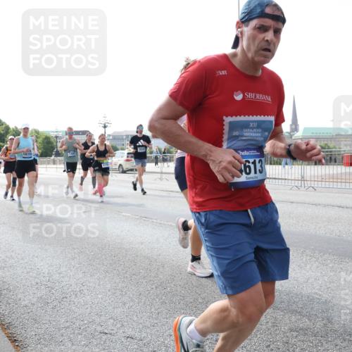 29.06.2025 - hella hamburg halbmarathon Lena Gebhardt http://msf.ph/oto/8399228 29.06.2025 10:03:06 Lombardsbrücke 18827, 18359, 1482, 2810, 20, 16, 613, 1135, 1138, 1414, 1450, 1482, 2594, 2619, 2780, 2782, 2810, 2819, 3225, 3572, 3630, 3919, 4204, 4511, 4613, 4665, 4904, 5734, 6208, 6217, 6453, 6752, 6815, 6997, 7210, 7211, 7290, 7706, 7888, 7935, 8364, 8481, 8483, 8614, 8624, 9006, 9439, 9453, 10128, 10295, 10539, 10824, 11250, 11515, 11556, 11935, 11968, 12169, 12177, 12211, 12212, 12422, 12843, 12908, 13036, 13474, 13664, 13732, 13857, 13874, 14224 meine-sportfotos.de