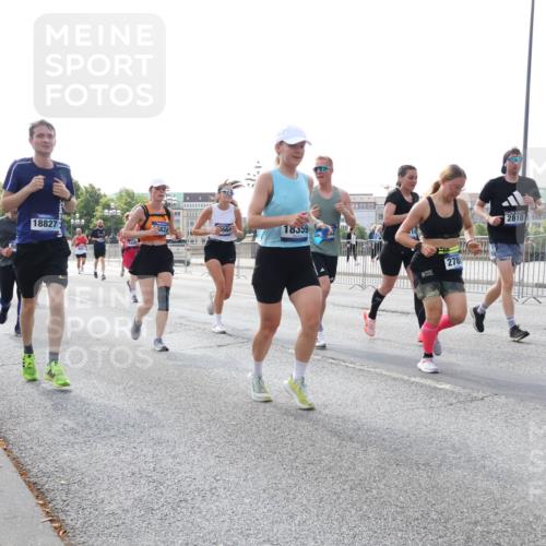 29.06.2025 - hella hamburg halbmarathon Lena Gebhardt http://msf.ph/oto/8399317 29.06.2025 10:03:07 Lombardsbrücke 6217, 18827, 5824, 18359, 278, 2810, 1135, 1138, 1414, 1450, 1482, 2594, 2619, 2780, 2782, 2810, 3572, 3630, 3919, 4204, 4511, 4613, 4665, 4904, 5734, 6208, 6217, 6453, 6752, 6815, 6997, 7210, 7211, 7290, 7706, 7888, 7935, 8364, 8481, 8483, 8614, 8624, 9006, 9439, 9453, 10128, 10295, 10824, 11250, 11515, 11556, 11935, 11968, 12169, 12177, 12211, 12212, 12422, 12843, 12908, 13036, 13474, 13664, 13732, 13857, 13874, 14224 meine-sportfotos.de