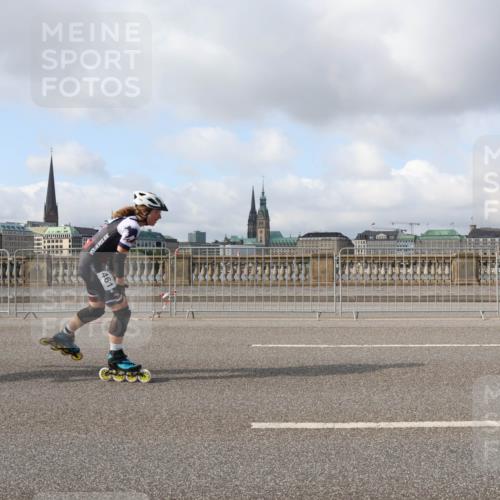 29.06.2025 - hella hamburg halbmarathon Lena Gebhardt http://msf.ph/oto/8399425 29.06.2025 08:53:11 Lombardsbrücke 461 meine-sportfotos.de