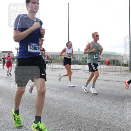 29.06.2025 - hella hamburg halbmarathon Lena Gebhardt http://msf.ph/oto/8399433 29.06.2025 10:03:09 Lombardsbrücke 8614, 14493, 18827, 824, 148, 14, 1114, 1135, 1138, 1414, 1450, 1482, 1885, 2594, 2619, 2780, 2782, 2810, 3572, 3630, 3919, 4204, 4511, 4613, 4665, 4904, 5734, 6208, 6217, 6453, 6752, 6815, 6997, 7210, 7211, 7290, 7706, 7935, 8481, 8483, 8614, 8624, 9006, 9439, 9453, 10128, 10824, 11250, 11556, 11935, 11968, 12169, 12177, 12211, 12212, 12422, 12843, 12908, 13036, 13474, 13664, 13732, 13857, 13874, 13976, 14224, 15539, 18028 meine-sportfotos.de