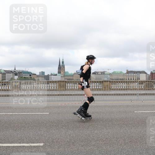 29.06.2025 - hella hamburg halbmarathon Lena Gebhardt http://msf.ph/oto/8399541 29.06.2025 09:18:10 Lombardsbrücke  meine-sportfotos.de
