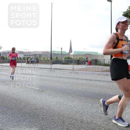 29.06.2025 - hella hamburg halbmarathon Lena Gebhardt http://msf.ph/oto/8399605 29.06.2025 10:03:10 Lombardsbrücke 8614, 16355, 14493, 1114, 1135, 1138, 1414, 1450, 1482, 1885, 2594, 2619, 2780, 2782, 2810, 3572, 3630, 3919, 4204, 4307, 4511, 4613, 4665, 4904, 5734, 6208, 6217, 6391, 6453, 6752, 6815, 6997, 7210, 7211, 7290, 7706, 7935, 8481, 8483, 8614, 8624, 9006, 9439, 9453, 10128, 10824, 11250, 11556, 11935, 11968, 12169, 12177, 12211, 12212, 12422, 12843, 12908, 13036, 13474, 13664, 13732, 13857, 13874, 13976, 14224, 15539, 18028 meine-sportfotos.de