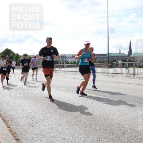 29.06.2025 - hella hamburg halbmarathon Lena Gebhardt http://msf.ph/oto/8399618 29.06.2025 10:15:59 Lombardsbrücke 31818, 7897, 11478, 11303, 8746, 1156, 1308, 1440, 1651, 2071, 2076, 2110, 2165, 2436, 2803, 2835, 2989, 3134, 3167, 3417, 4007, 4466, 4492, 4494, 4637, 4828, 5046, 5069, 5423, 6376, 6576, 7897, 7941, 7942, 8169, 8274, 8554, 8746, 8885, 9192, 9601, 9657, 9675, 9784, 9802, 9881, 10107, 10108, 10292, 10608, 10775, 10844, 10990, 11113, 11303, 11478, 11774, 11783, 11818, 12427, 12469, 13179, 13818, 13951, 14413, 14423, 14550, 14552, 15307 meine-sportfotos.de