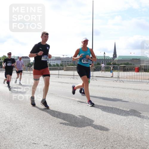 29.06.2025 - hella hamburg halbmarathon Lena Gebhardt http://msf.ph/oto/8399649 29.06.2025 10:15:59 Lombardsbrücke 11818, 11478, 11303, 8746, 541, 1156, 1308, 1440, 1651, 2071, 2076, 2110, 2165, 2436, 2803, 2835, 2989, 3134, 3167, 3417, 4007, 4466, 4492, 4494, 4637, 4828, 5046, 5069, 5423, 6376, 6576, 7897, 7941, 7942, 8169, 8274, 8554, 8746, 8885, 9192, 9601, 9657, 9675, 9784, 9802, 9881, 10107, 10108, 10292, 10608, 10775, 10844, 10990, 11113, 11303, 11478, 11774, 11783, 11818, 12427, 12469, 13179, 13818, 13951, 14413, 14423, 14550, 14552, 15307 meine-sportfotos.de