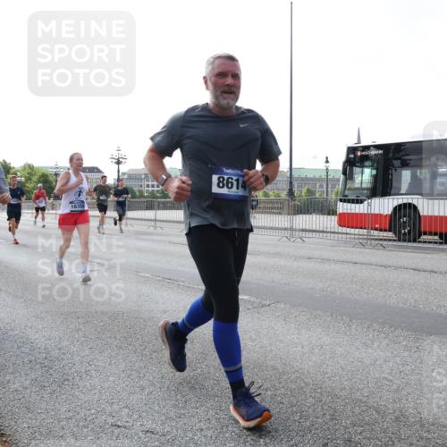 29.06.2025 - hella hamburg halbmarathon Lena Gebhardt http://msf.ph/oto/8399677 29.06.2025 10:03:11 Lombardsbrücke 14225, 6217, 16355, 8614, 1114, 1135, 1138, 1414, 1450, 1482, 1885, 2594, 2619, 2780, 2782, 2810, 3572, 3630, 3919, 4204, 4307, 4511, 4613, 4665, 4904, 5734, 6208, 6217, 6391, 6453, 6752, 6815, 6997, 7210, 7211, 7277, 7278, 7279, 7290, 7706, 7935, 8481, 8483, 8614, 8624, 9006, 9439, 9453, 10128, 10824, 11250, 11556, 11935, 11968, 12169, 12177, 12211, 12212, 12422, 12843, 12908, 13036, 13474, 13664, 13732, 13857, 13874, 13976, 14224, 15539, 16371, 18028 meine-sportfotos.de