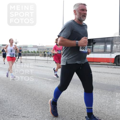 29.06.2025 - hella hamburg halbmarathon Lena Gebhardt http://msf.ph/oto/8399746 29.06.2025 10:03:11 Lombardsbrücke 4493, 3036, 16355, 6217, 861, 1114, 1135, 1138, 1414, 1450, 1482, 1885, 2594, 2619, 2780, 2782, 2810, 3572, 3630, 3919, 4204, 4307, 4511, 4613, 4665, 4904, 5734, 6208, 6217, 6391, 6453, 6752, 6815, 6997, 7210, 7211, 7277, 7278, 7279, 7290, 7706, 7935, 8481, 8483, 8614, 8624, 9006, 9439, 9453, 10128, 10824, 11250, 11556, 11935, 11968, 12169, 12177, 12211, 12212, 12422, 12843, 12908, 13036, 13474, 13664, 13732, 13857, 13874, 13976, 14224, 15539, 16371, 18028 meine-sportfotos.de