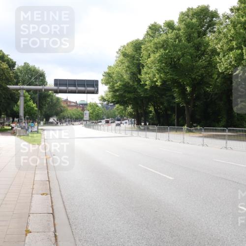 29.06.2025 - hella hamburg halbmarathon Lena Gebhardt http://msf.ph/oto/8399775 29.06.2025 09:20:13 Lombardsbrücke  meine-sportfotos.de