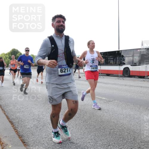29.06.2025 - hella hamburg halbmarathon Lena Gebhardt http://msf.ph/oto/8399864 29.06.2025 10:03:12 Lombardsbrücke 14225, 13036, 6211, 16355, 1114, 1135, 1138, 1414, 1450, 1482, 1885, 2594, 2619, 2780, 2782, 2810, 3572, 3630, 3919, 4204, 4307, 4511, 4613, 4665, 4904, 5734, 6208, 6217, 6391, 6453, 6752, 6815, 6997, 7210, 7211, 7277, 7278, 7279, 7290, 7706, 7935, 8481, 8483, 8614, 9006, 9439, 9453, 10128, 10824, 11250, 11556, 11935, 11968, 12169, 12177, 12211, 12212, 12377, 12422, 12843, 12908, 13036, 13474, 13664, 13732, 13857, 13874, 13976, 14224, 15539, 16371, 18028 meine-sportfotos.de