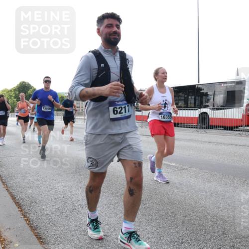 29.06.2025 - hella hamburg halbmarathon Lena Gebhardt http://msf.ph/oto/8399894 29.06.2025 10:03:12 Lombardsbrücke 14225, 943, 13036, 6217, 16355, 1114, 1135, 1138, 1414, 1450, 1482, 1885, 2594, 2619, 2780, 2782, 2810, 3572, 3630, 3919, 4204, 4307, 4511, 4613, 4665, 4904, 5734, 6208, 6217, 6391, 6453, 6752, 6815, 6997, 7210, 7211, 7277, 7278, 7279, 7290, 7706, 7935, 8481, 8483, 8614, 9006, 9439, 9453, 10128, 10824, 11250, 11556, 11935, 11968, 12169, 12177, 12211, 12212, 12377, 12422, 12843, 12908, 13036, 13474, 13664, 13732, 13857, 13874, 13976, 14224, 15539, 16371, 18028 meine-sportfotos.de