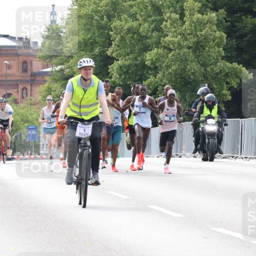 29.06.2025 - hella hamburg halbmarathon Lena Gebhardt http://msf.ph/oto/8399921 29.06.2025 09:31:03 Lombardsbrücke 10, 55, 1 meine-sportfotos.de