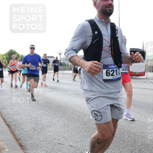 29.06.2025 - hella hamburg halbmarathon Lena Gebhardt http://msf.ph/oto/8399931 29.06.2025 10:03:12 Lombardsbrücke 9439, 14225, 13036, 6211, 16355, 1114, 1135, 1138, 1414, 1450, 1482, 1885, 2594, 2619, 2780, 2782, 2810, 3572, 3630, 3919, 4204, 4307, 4511, 4613, 4665, 4904, 5734, 6208, 6217, 6391, 6453, 6752, 6815, 6997, 7210, 7211, 7277, 7278, 7279, 7290, 7706, 7935, 8481, 8483, 8614, 9006, 9439, 9453, 10128, 10824, 11250, 11556, 11935, 11968, 12169, 12177, 12211, 12212, 12377, 12422, 12843, 12908, 13036, 13474, 13664, 13732, 13857, 13874, 13976, 14224, 15539, 16371, 18028 meine-sportfotos.de