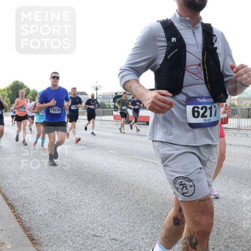 29.06.2025 - hella hamburg halbmarathon Lena Gebhardt http://msf.ph/oto/8399972 29.06.2025 10:03:12 Lombardsbrücke 13474, 13036, 138, 6211, 1114, 1135, 1138, 1414, 1450, 1482, 1885, 2594, 2619, 2780, 2782, 2810, 3572, 3630, 3919, 4204, 4307, 4511, 4613, 4665, 4904, 5734, 6208, 6217, 6391, 6453, 6752, 6815, 6997, 7210, 7211, 7277, 7278, 7279, 7290, 7706, 7935, 8481, 8483, 8614, 9006, 9439, 9453, 10128, 10824, 11250, 11556, 11935, 11968, 12169, 12177, 12211, 12212, 12377, 12422, 12843, 12908, 13036, 13474, 13664, 13732, 13857, 13874, 13976, 14224, 15539, 16371, 18028 meine-sportfotos.de