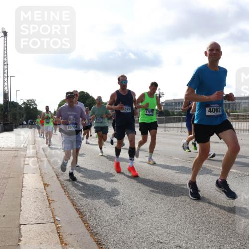 29.06.2025 - hella hamburg halbmarathon Lena Gebhardt http://msf.ph/oto/8399989 29.06.2025 09:48:53 Lombardsbrücke 8002, 18004, 4820, 17078, 4062, 1042, 1290, 1505, 1571, 1600, 1603, 1710, 2044, 2262, 2399, 2707, 2797, 3480, 3547, 4062, 4359, 4381, 5003, 5124, 5307, 5554, 5709, 6037, 6047, 6993, 7152, 7154, 7310, 7482, 7743, 7884, 7981, 8002, 8121, 8571, 9403, 9640, 9643, 10190, 10451, 10738, 10852, 10877, 11106, 11177, 11423, 11447, 12044, 12051, 12088, 12091, 12168, 12488, 12739, 13064, 13137, 13372, 13483, 13755, 13940, 13975, 14075, 14603, 15931 meine-sportfotos.de