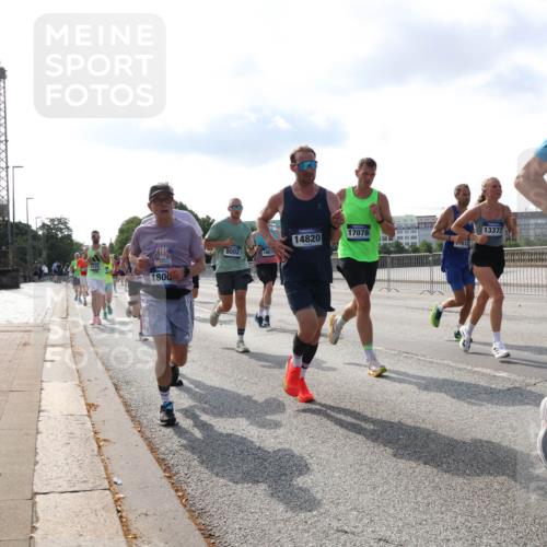 29.06.2025 - hella hamburg halbmarathon Lena Gebhardt http://msf.ph/oto/8400024 29.06.2025 09:48:53 Lombardsbrücke 124, 1800, 8002, 1861, 14820, 17078, 612, 13372, 4062, 1042, 1290, 1505, 1571, 1600, 1603, 1710, 2044, 2262, 2399, 2707, 2797, 3480, 3547, 4062, 4359, 4381, 5003, 5124, 5307, 5554, 5709, 6037, 6047, 6993, 7152, 7154, 7310, 7482, 7743, 7884, 7981, 8002, 8121, 8571, 9403, 9640, 9643, 10190, 10451, 10738, 10852, 10877, 11106, 11177, 11423, 11447, 12044, 12051, 12088, 12091, 12168, 12488, 12739, 13064, 13137, 13372, 13483, 13755, 13940, 13975, 14075, 14603, 15931 meine-sportfotos.de