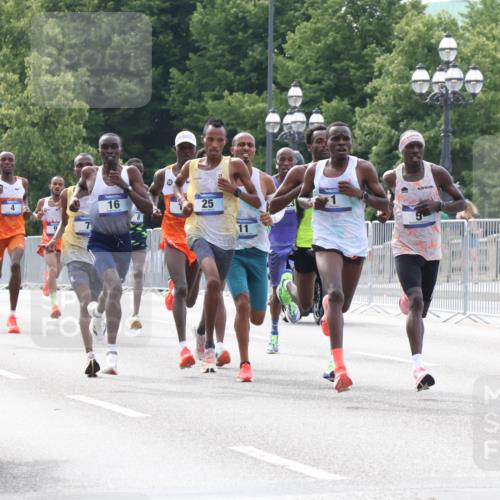 29.06.2025 - hella hamburg halbmarathon Lena Gebhardt http://msf.ph/oto/8400096 29.06.2025 09:31:07 Lombardsbrücke 4, 16, 25, 11 meine-sportfotos.de