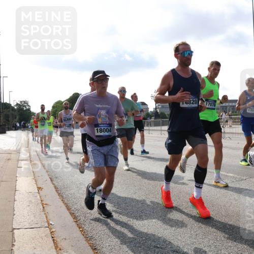 29.06.2025 - hella hamburg halbmarathon Lena Gebhardt http://msf.ph/oto/8400109 29.06.2025 09:48:53 Lombardsbrücke 14820, 124, 7482, 18004, 17078, 17612, 1042, 1290, 1505, 1571, 1600, 1603, 1710, 2044, 2262, 2399, 2707, 2797, 3480, 3547, 4062, 4359, 4381, 5003, 5124, 5307, 5554, 5709, 6037, 6047, 6993, 7152, 7154, 7310, 7482, 7743, 7884, 7981, 8002, 8121, 8571, 9403, 9640, 9643, 10190, 10451, 10738, 10852, 10877, 11106, 11177, 11423, 11447, 12044, 12051, 12088, 12091, 12168, 12488, 12739, 13064, 13137, 13372, 13483, 13755, 13940, 13975, 14075, 14603, 15931 meine-sportfotos.de