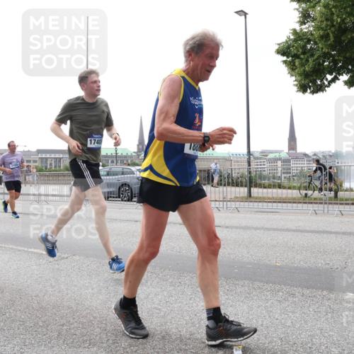 29.06.2025 - hella hamburg halbmarathon Lena Gebhardt http://msf.ph/oto/8400117 29.06.2025 10:49:56 Lombardsbrücke 9015, 1, 17408, 88, 1040, 1041, 1487, 1511, 1625, 1805, 1888, 2212, 2466, 2668, 2862, 2997, 3701, 3943, 4090, 4870, 5076, 5552, 5694, 5749, 5751, 5997, 6191, 6694, 6830, 7305, 7339, 7366, 7650, 7679, 7721, 7722, 7755, 8065, 8254, 9015, 9162, 9605, 9940, 10060, 10403, 10617, 10683, 10704, 11030, 11631, 11760, 12124, 12388, 13127, 13128, 13309, 13381, 13744, 13764, 13846, 14505, 14545, 14692, 15626 meine-sportfotos.de