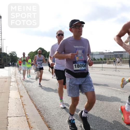 29.06.2025 - hella hamburg halbmarathon Lena Gebhardt http://msf.ph/oto/8400171 29.06.2025 09:48:54 Lombardsbrücke 124, 1571, 18004, 14820, 7612, 1042, 1290, 1505, 1571, 1600, 1603, 1710, 2044, 2262, 2399, 2707, 2797, 3480, 3547, 4062, 4359, 4381, 5003, 5124, 5307, 5554, 5709, 6037, 6047, 6993, 7152, 7154, 7310, 7482, 7743, 7884, 7981, 8002, 8121, 8358, 8571, 9403, 9640, 9643, 10190, 10369, 10451, 10738, 10852, 10877, 11106, 11177, 11423, 11447, 12044, 12051, 12088, 12091, 12168, 12488, 12739, 13064, 13137, 13190, 13372, 13483, 13755, 13940, 13975, 14075, 14603, 15931 meine-sportfotos.de