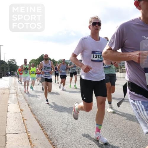 29.06.2025 - hella hamburg halbmarathon Lena Gebhardt http://msf.ph/oto/8400234 29.06.2025 09:48:54 Lombardsbrücke 5124, 1110, 1571, 7482, 7310, 1313, 3, 18004, 1042, 1290, 1505, 1571, 1600, 1603, 1710, 2044, 2262, 2399, 2707, 2797, 3480, 3547, 4062, 4359, 4381, 5003, 5124, 5307, 5554, 5709, 6037, 6047, 6993, 7152, 7154, 7310, 7482, 7743, 7884, 7981, 8002, 8121, 8358, 8571, 9403, 9640, 9643, 10190, 10369, 10451, 10738, 10852, 10877, 11106, 11177, 11423, 11447, 12044, 12051, 12088, 12091, 12168, 12488, 12739, 13064, 13137, 13190, 13372, 13483, 13755, 13940, 13975, 14075, 14603, 15931 meine-sportfotos.de