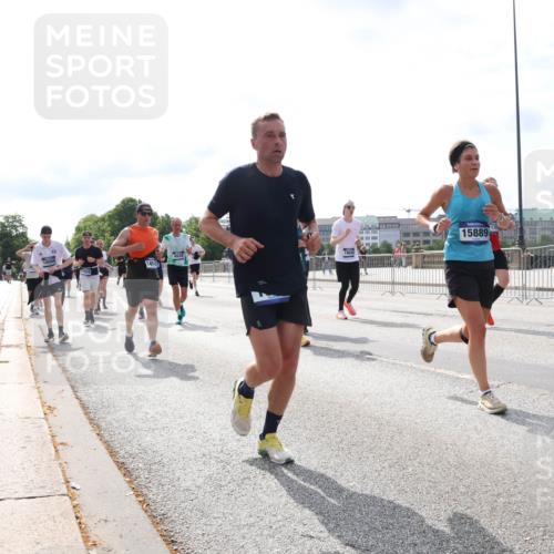29.06.2025 - hella hamburg halbmarathon Lena Gebhardt http://msf.ph/oto/8400318 29.06.2025 10:16:04 Lombardsbrücke 18800, 1450, 15889, 1156, 1308, 1651, 2071, 2076, 2165, 2436, 2803, 2835, 2989, 3134, 3167, 3648, 4007, 4466, 4492, 4494, 4583, 4637, 4828, 5046, 5294, 5423, 6376, 6576, 7897, 7941, 7942, 8169, 8274, 8554, 8746, 8885, 9192, 9601, 9675, 9784, 9802, 9881, 10107, 10108, 10183, 10292, 10608, 10844, 10990, 11113, 11303, 11344, 11345, 11478, 11774, 11783, 11818, 12427, 12469, 13179, 13818, 13951, 14423, 14550, 14552, 15307 meine-sportfotos.de