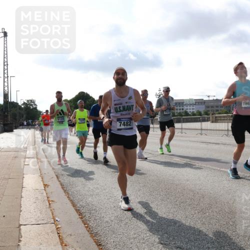 29.06.2025 - hella hamburg halbmarathon Lena Gebhardt http://msf.ph/oto/8400354 29.06.2025 09:48:55 Lombardsbrücke 7310, 5124, 106, 1571, 7482, 18614, 1042, 1290, 1505, 1571, 1600, 1603, 1710, 2044, 2262, 2399, 2707, 2797, 3480, 3547, 4062, 4359, 4381, 5003, 5124, 5307, 5554, 5709, 6037, 6047, 6993, 7152, 7154, 7310, 7482, 7743, 7884, 7981, 8002, 8121, 8358, 8571, 9403, 9640, 9643, 10190, 10369, 10451, 10738, 10852, 10877, 11106, 11177, 11423, 11447, 12044, 12051, 12088, 12091, 12168, 12488, 12739, 13064, 13137, 13190, 13372, 13483, 13755, 13900, 13940, 13975, 14075, 14603 meine-sportfotos.de