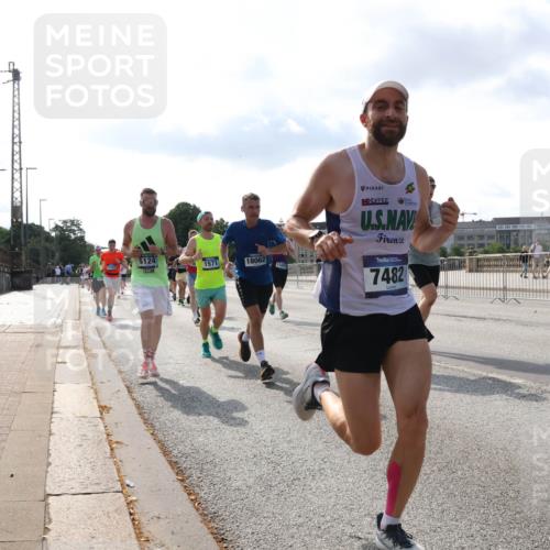 29.06.2025 - hella hamburg halbmarathon Lena Gebhardt http://msf.ph/oto/8400409 29.06.2025 09:48:55 Lombardsbrücke 5124, 1571, 18062, 11423, 7482, 1042, 1290, 1505, 1571, 1600, 1603, 1710, 2044, 2262, 2399, 2707, 2797, 3480, 3547, 4062, 4359, 4381, 5003, 5124, 5307, 5554, 5709, 6037, 6047, 6993, 7152, 7154, 7310, 7482, 7743, 7884, 7981, 8002, 8121, 8358, 8571, 9403, 9640, 9643, 10190, 10369, 10451, 10738, 10852, 10877, 11106, 11177, 11423, 11447, 12044, 12051, 12088, 12091, 12168, 12488, 12739, 13064, 13137, 13190, 13372, 13483, 13755, 13900, 13940, 13975, 14075, 14603 meine-sportfotos.de