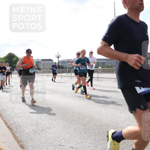 29.06.2025 - hella hamburg halbmarathon Lena Gebhardt http://msf.ph/oto/8400431 29.06.2025 10:16:05 Lombardsbrücke 18800, 12628, 1453, 8554, 1156, 1212, 1308, 1599, 1651, 2071, 2076, 2165, 2436, 2803, 2835, 2989, 3134, 3167, 3648, 4007, 4466, 4492, 4494, 4583, 4637, 4828, 5046, 5294, 5423, 6376, 6576, 7753, 7897, 7941, 7942, 8169, 8274, 8554, 8746, 8885, 9192, 9601, 9628, 9675, 9784, 9802, 9881, 10107, 10108, 10183, 10292, 10608, 10844, 10990, 11113, 11303, 11344, 11345, 11478, 11774, 11783, 11818, 12427, 12469, 13179, 13818, 13951, 14423, 14550, 14552, 15307 meine-sportfotos.de