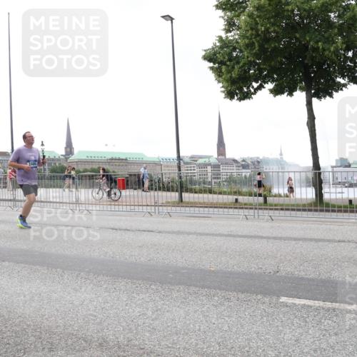 29.06.2025 - hella hamburg halbmarathon Lena Gebhardt http://msf.ph/oto/8400442 29.06.2025 10:49:57 Lombardsbrücke 2466, 1040, 1041, 1487, 1511, 1625, 1805, 1888, 2212, 2466, 2668, 2862, 2997, 3701, 3943, 4090, 4870, 5076, 5552, 5694, 5749, 5751, 5997, 6191, 6694, 6830, 7305, 7339, 7366, 7679, 7721, 7722, 7755, 8065, 8254, 9015, 9162, 9605, 9940, 10060, 10403, 10617, 10683, 10704, 11030, 11631, 11716, 11760, 12079, 12124, 12388, 13127, 13128, 13309, 13381, 13744, 13764, 13846, 14505, 14545, 14692, 15626 meine-sportfotos.de