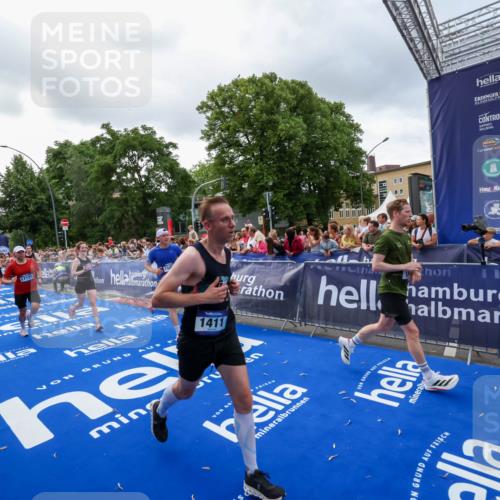 29.06.2025 - hella hamburg halbmarathon Zöllner http://msf.ph/oto/8400449 29.06.2025 10:37:09 Ziel 1385, 1411, 5923, 6123, 6458, 7482, 8362, 9178, 10738, 11120, 15261, 15410, 16992, 17024, 17125, 17658 meine-sportfotos.de